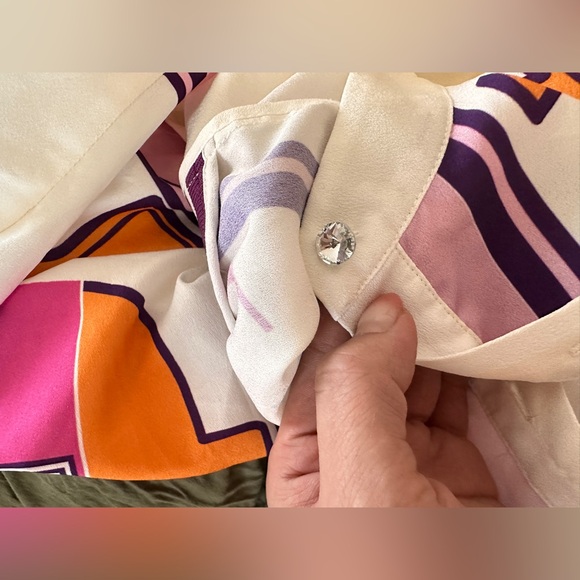 Gorgeous sleeveless top/Pants also available. - Picture 10 of 15